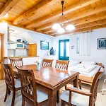 Studio Apartment Pupa